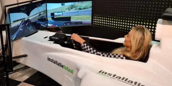 grid girl in sim triple screen